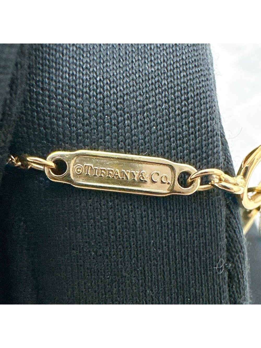 Tiffany & Co T Smile Mini Yellow Gold Necklace - Picture 6 of 8